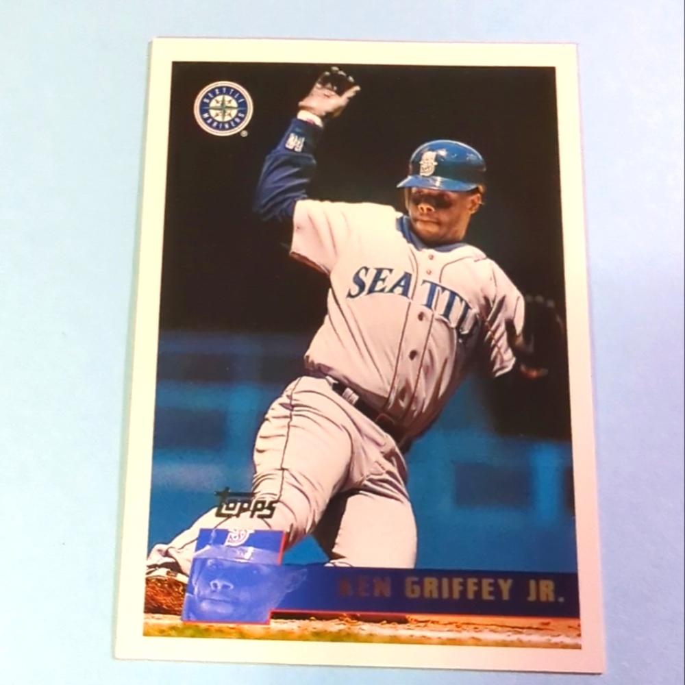 Ken Griffey Jr. #205 Seattle Mariners - AL West Champions Stamp Topps 1996 NM
